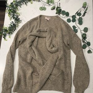 XS Forever21 Cozy Beige Women's Sweater (runs big more like a M)